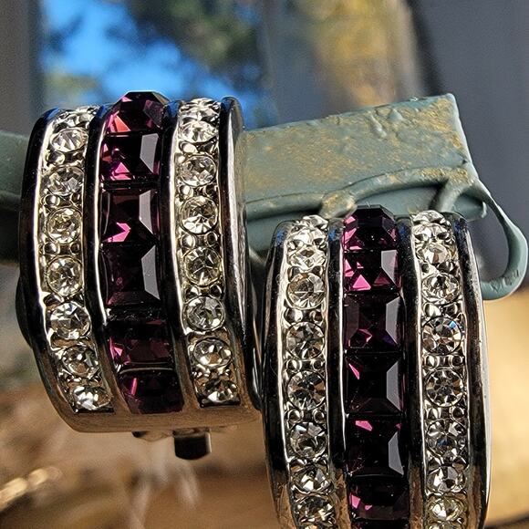 Vintage 1990s silver earrings, bold purple and clear crystal clip-ons - Picture 7 of 10